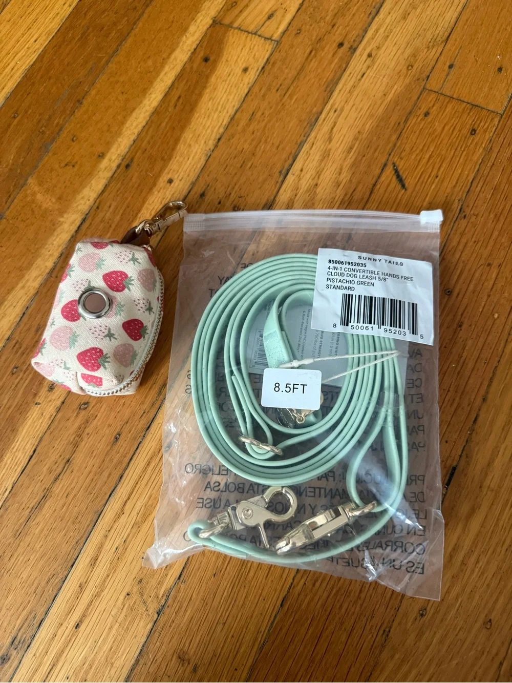 Sunnytails Pistachio Green 4-in-1 Convertible Hands-Free Leash Set
